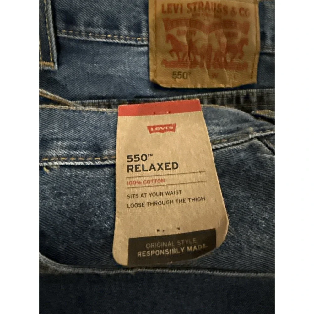 Levi's 550 Relaxed Fit Tapered Leg Medium Wash Blue Jeans Size‎ 54x29, NWT